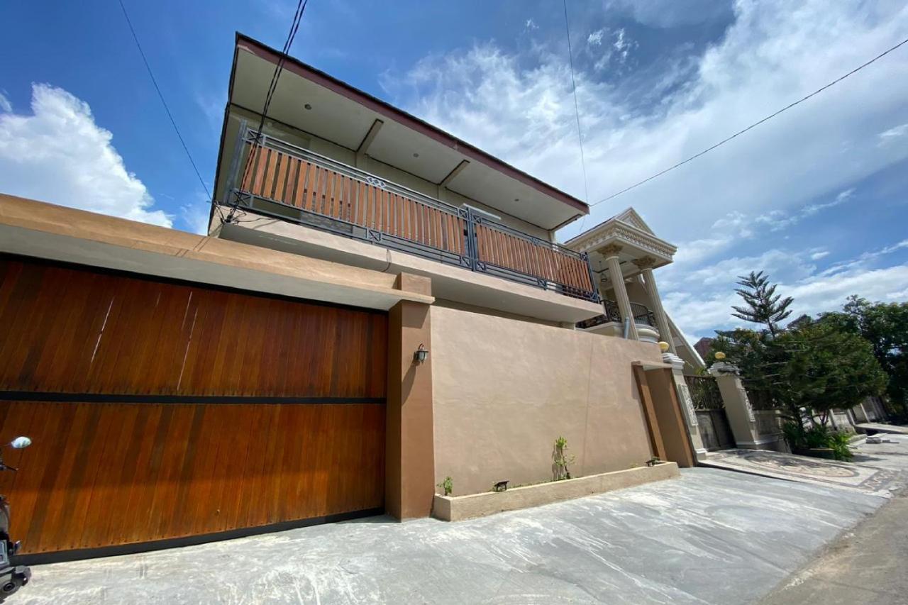 Reddoorz Near Mojokerto Train Station Exterior foto