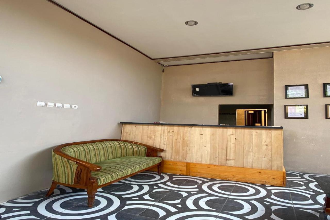 Reddoorz Near Mojokerto Train Station Exterior foto