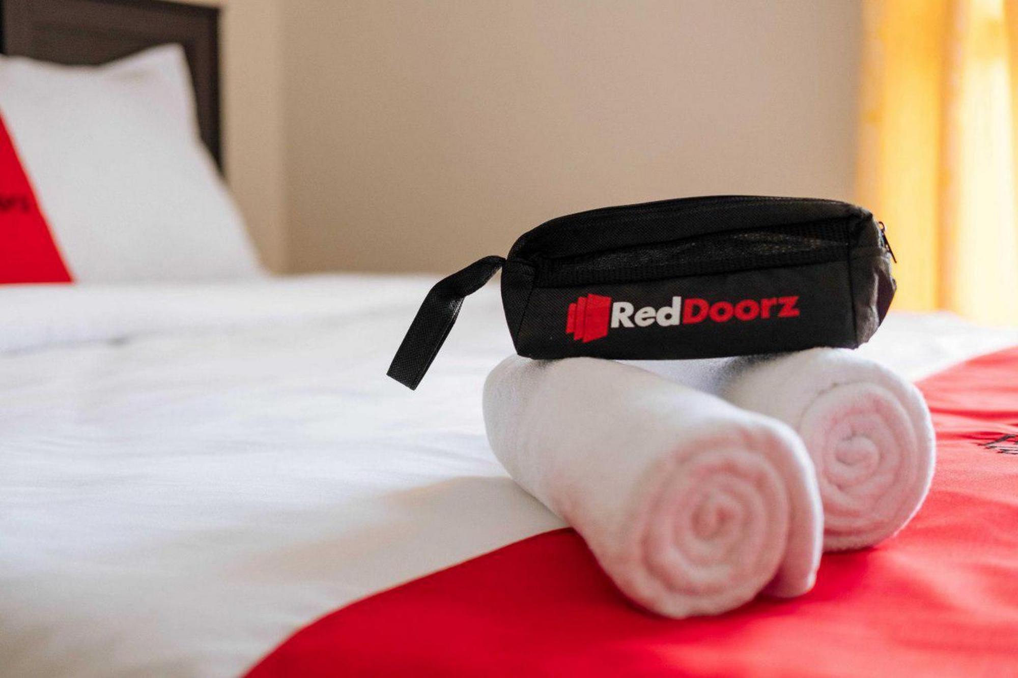 Reddoorz Near Mojokerto Train Station Exterior foto